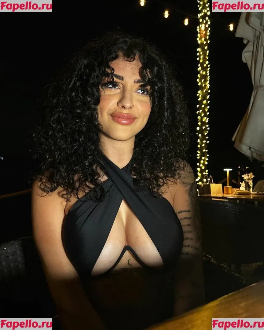 Malu Trevejo Onlyfans Photo Gallery 