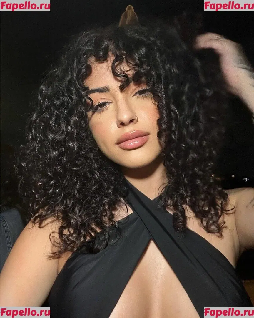Malu Trevejo Onlyfans Photo Gallery 