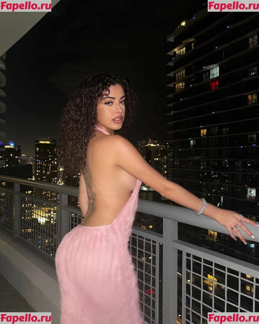 Malu Trevejo Onlyfans Photo Gallery 