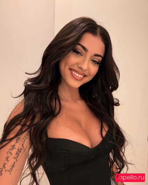 Malu Trevejo Onlyfans Photo Gallery 