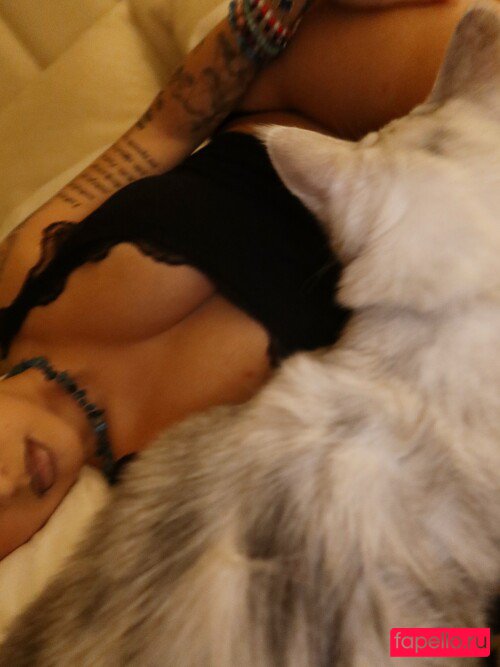 Malu Trevejo Onlyfans Photo Gallery 