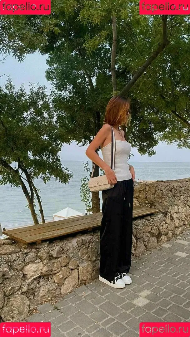 emilyonepleasure Onlyfans Photo Gallery 