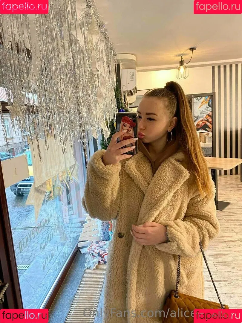 alicee_kisss Onlyfans Photo Gallery 