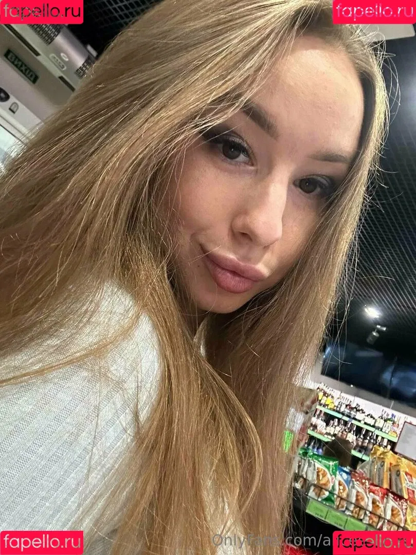 alicee_kisss Onlyfans Photo Gallery 