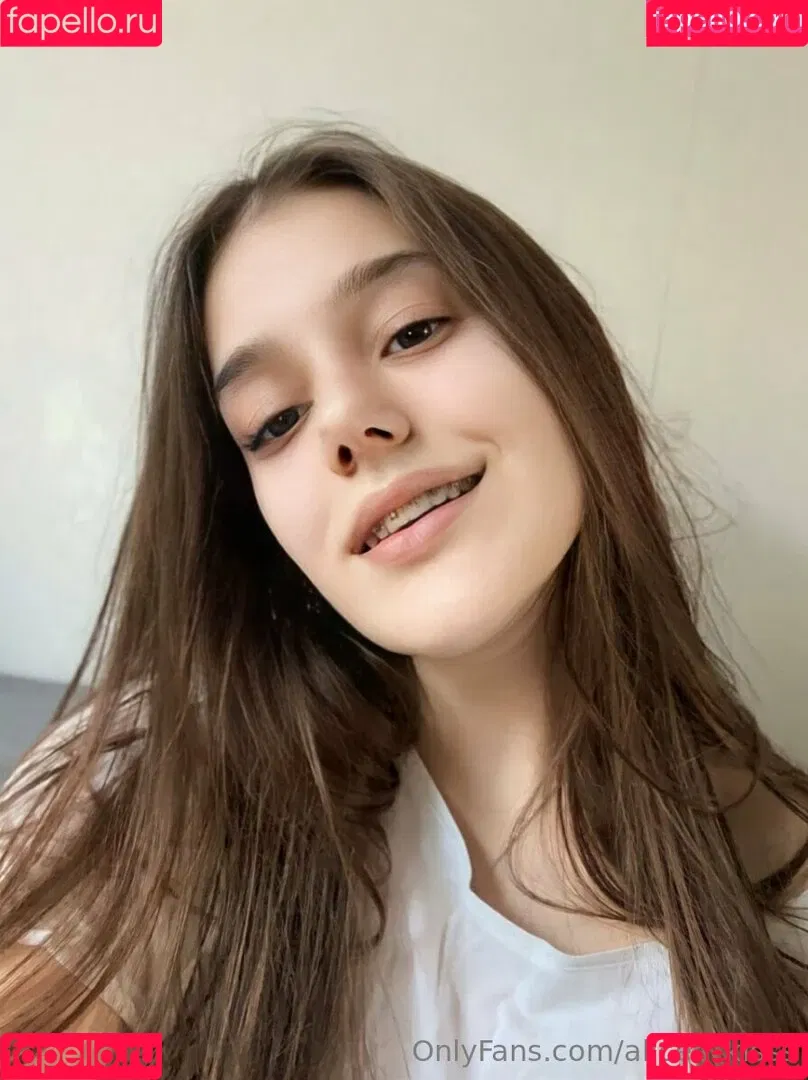 alicee_kisss Onlyfans Photo Gallery 