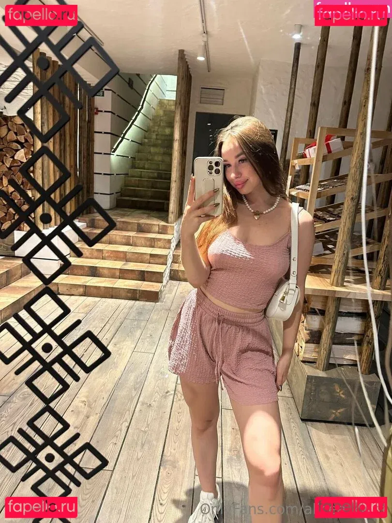 alicee_kisss Onlyfans Photo Gallery 