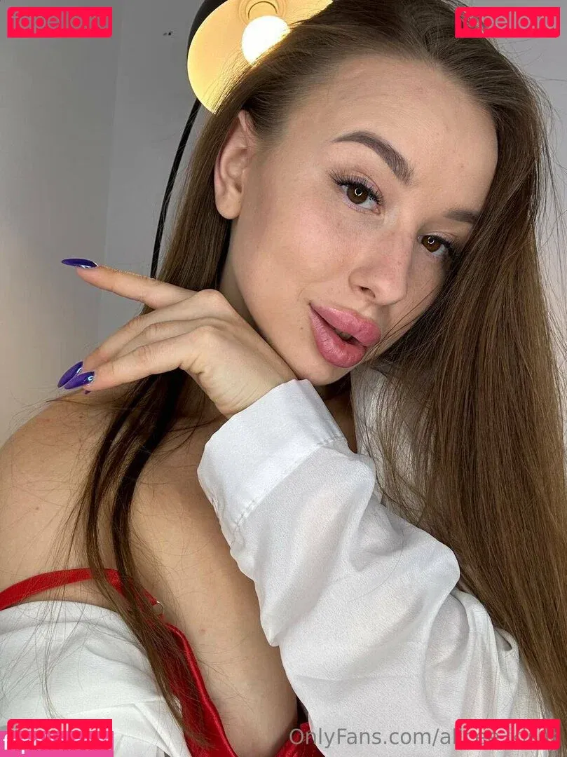 alicee_kisss Onlyfans Photo Gallery 