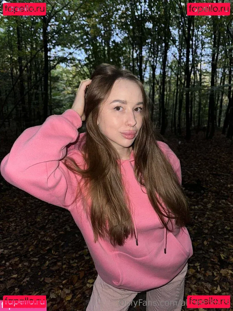 alicee_kisss Onlyfans Photo Gallery 