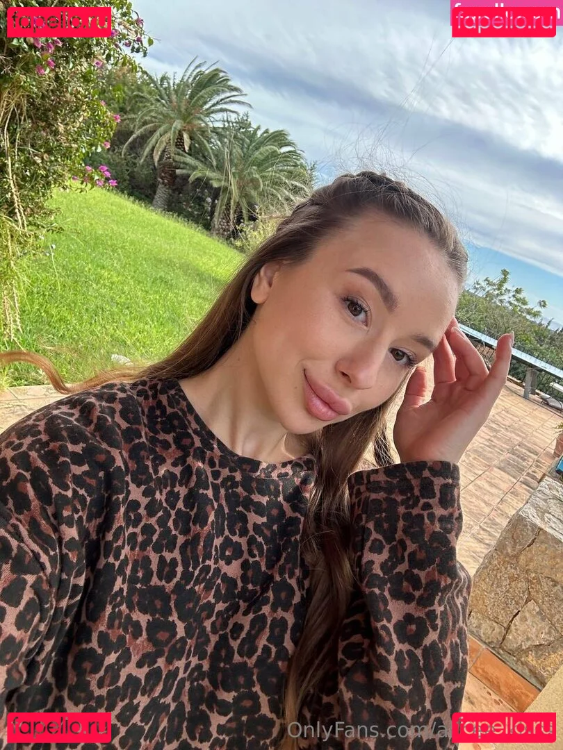 alicee_kisss Onlyfans Photo Gallery 