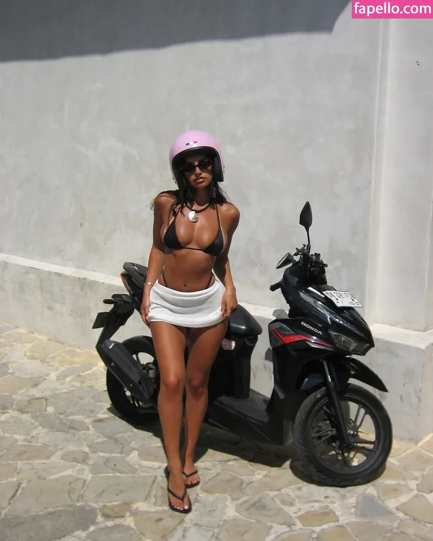 Jessica Bader Onlyfans Photo Gallery 