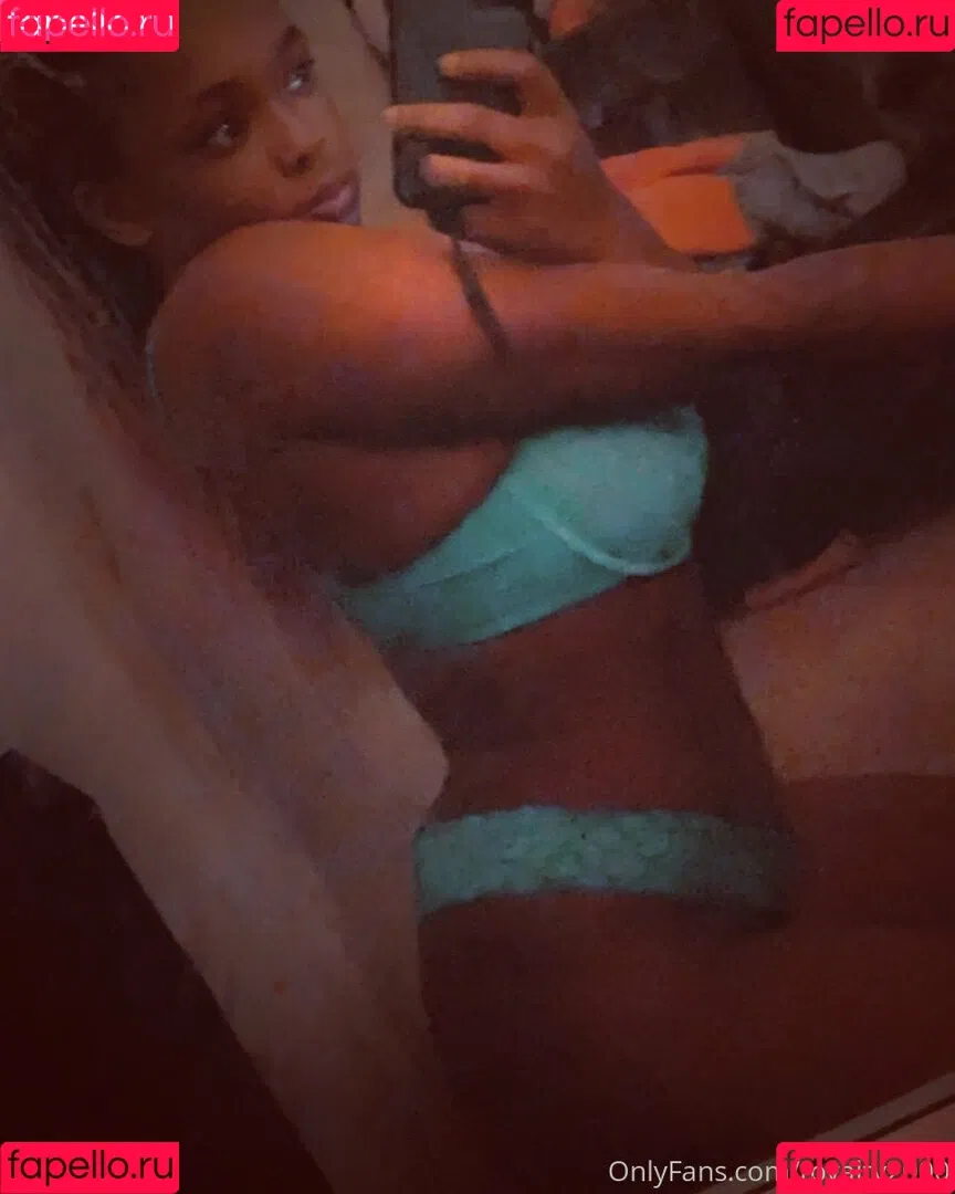 royalty2000 Onlyfans Photo Gallery 
