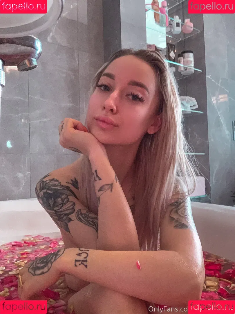 Aurelia Belle Onlyfans Photo Gallery 