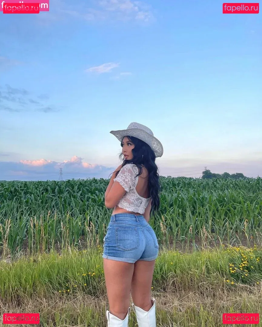 Samanthayang Onlyfans Photo Gallery 