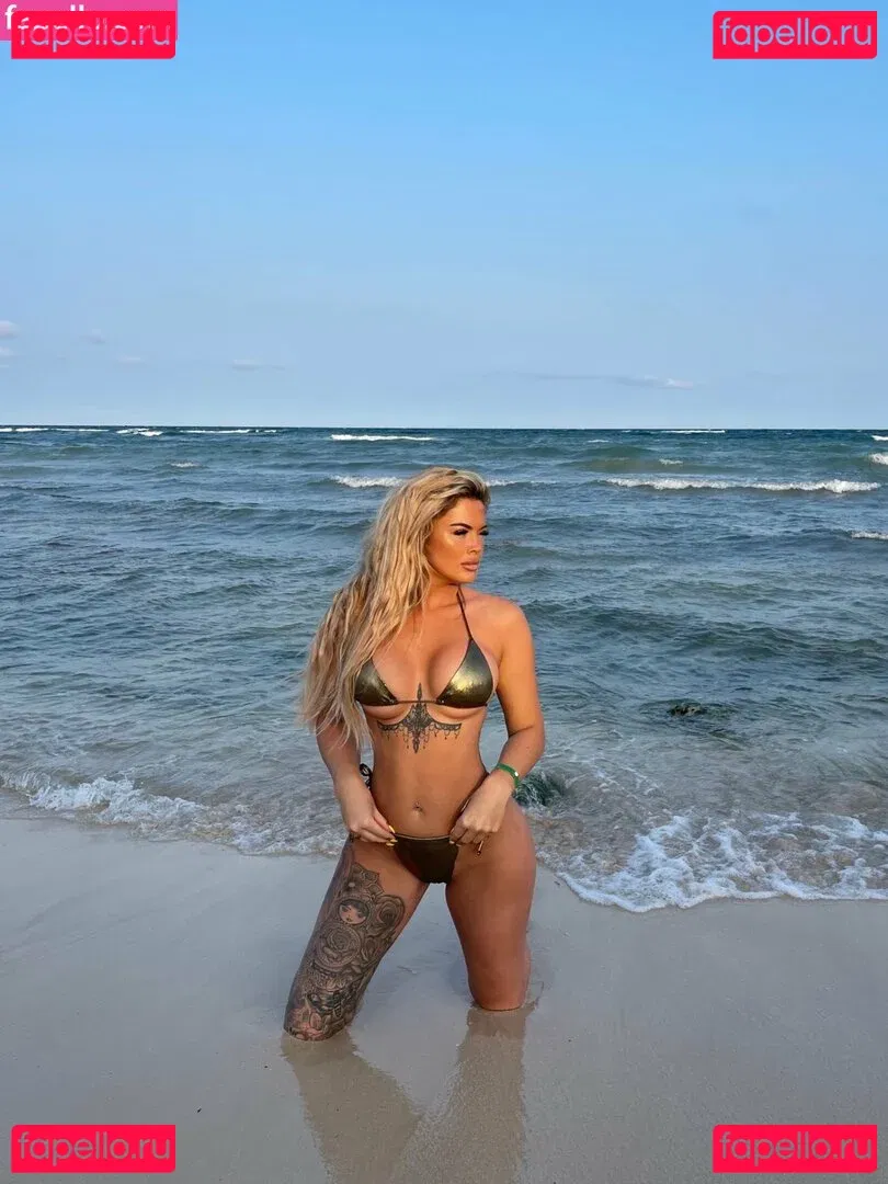 yourfavgirl.xox Onlyfans Photo Gallery 