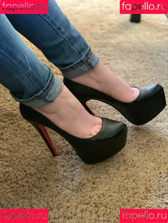 EngineeringInHeels Onlyfans Photo Gallery 