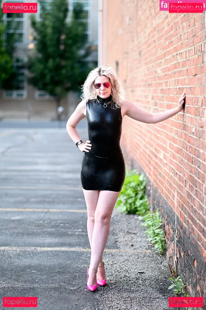 EngineeringInHeels Onlyfans Photo Gallery 