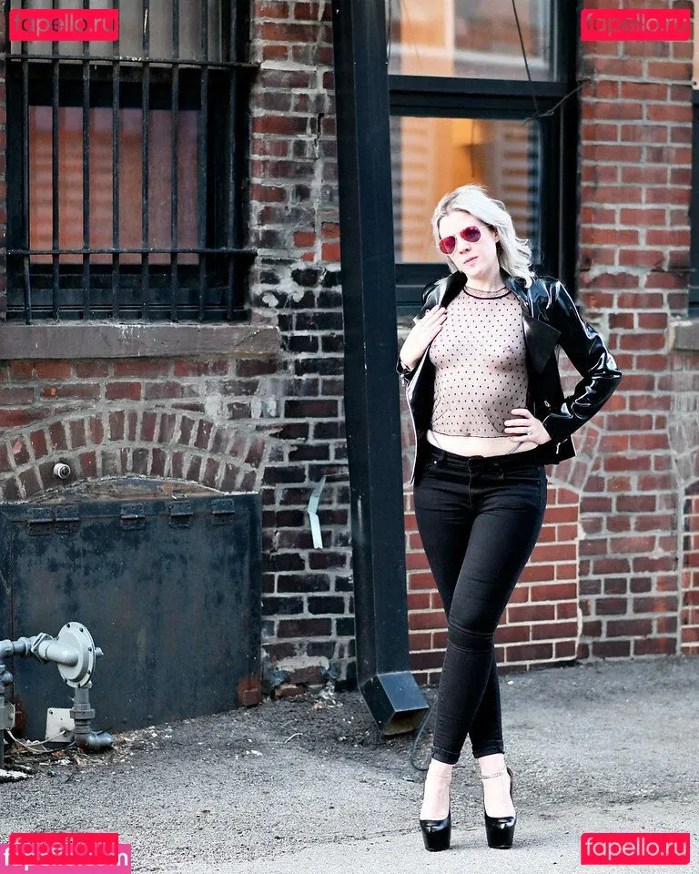 EngineeringInHeels Onlyfans Photo Gallery 