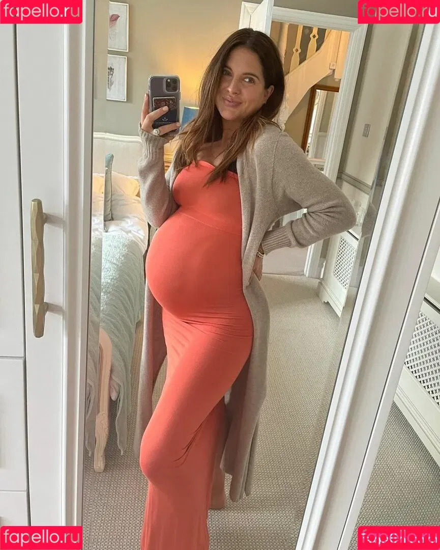 Alexandra Felstead Onlyfans Photo Gallery 