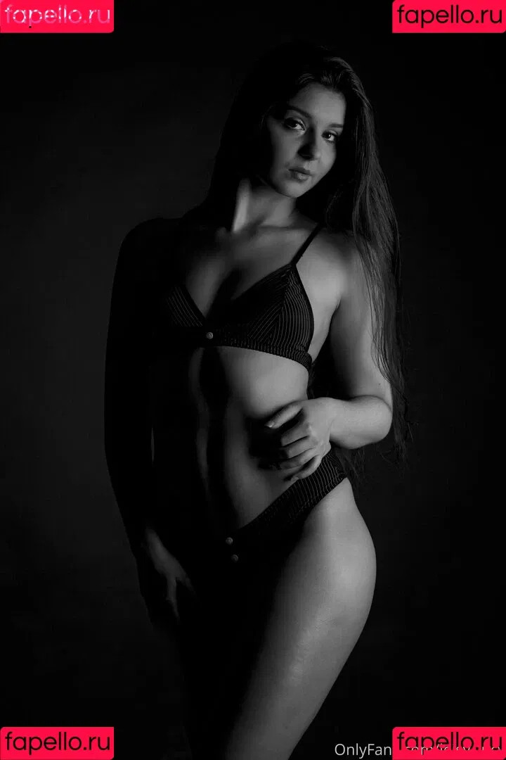Leisy Lucy Onlyfans Photo Gallery 