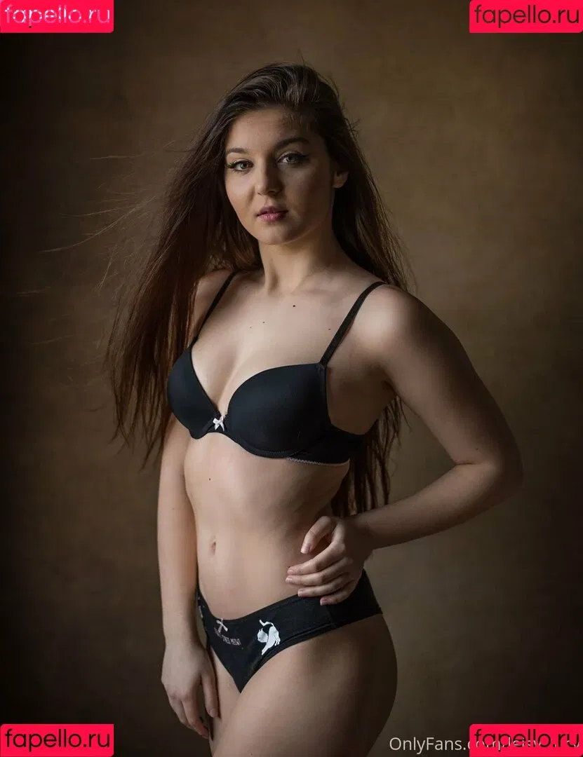 Leisy Lucy Onlyfans Photo Gallery 