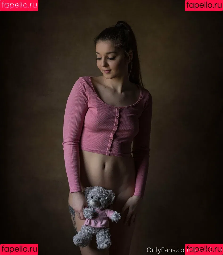 Leisy Lucy Onlyfans Photo Gallery 
