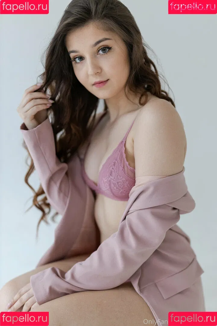 Leisy Lucy Onlyfans Photo Gallery 