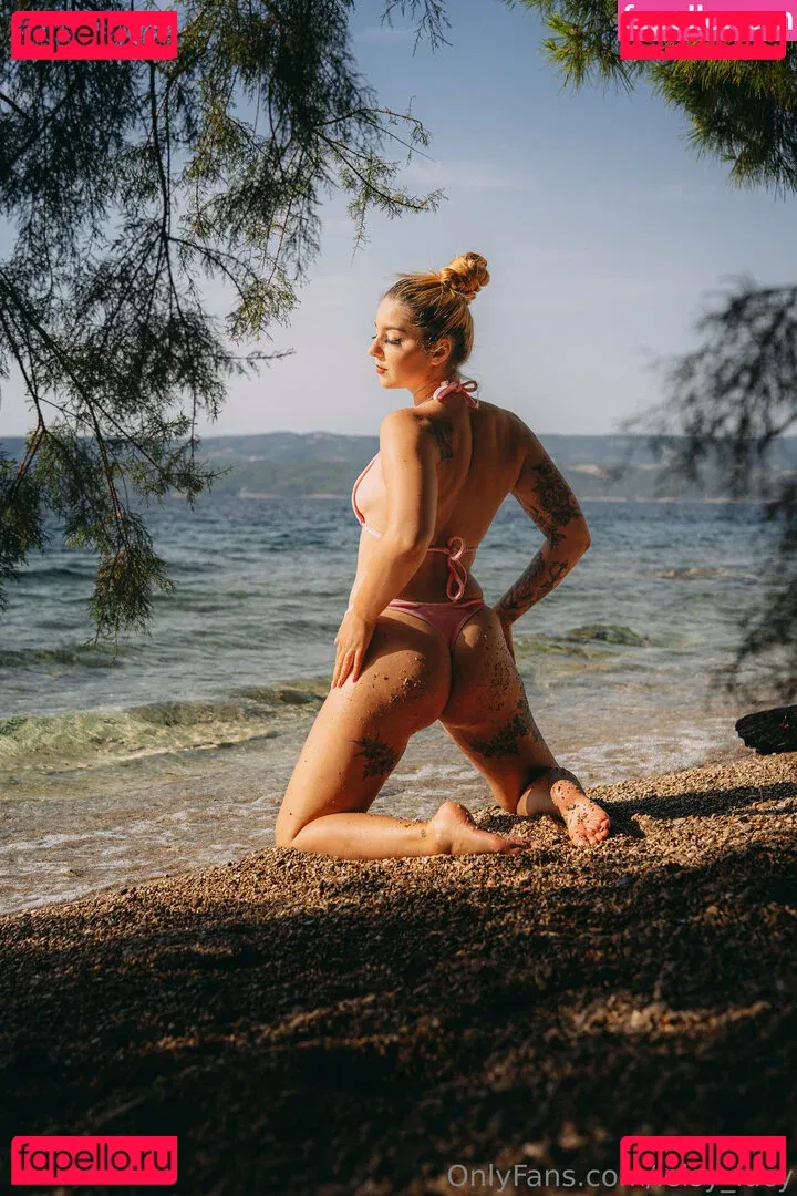 Leisy Lucy Onlyfans Photo Gallery 