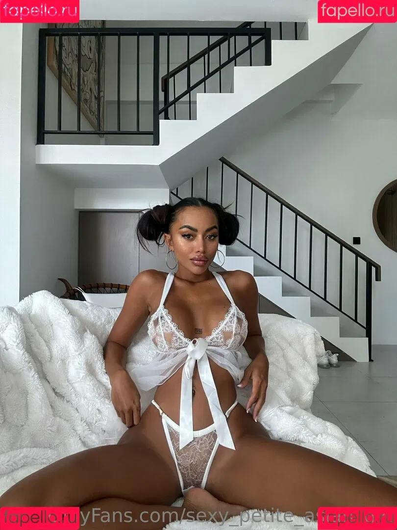 sexy_petite_asian_girl Onlyfans Photo Gallery 