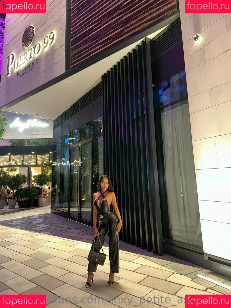 sexy_petite_asian_girl Onlyfans Photo Gallery 