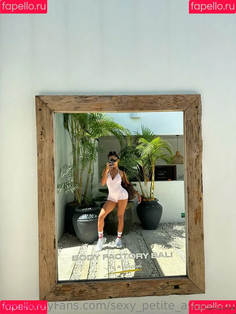 sexy_petite_asian_girl Onlyfans Photo Gallery 