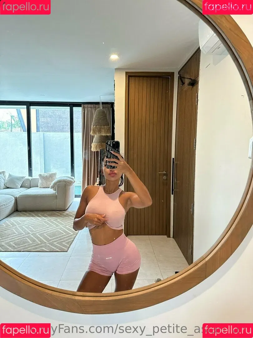 sexy_petite_asian_girl Onlyfans Photo Gallery 