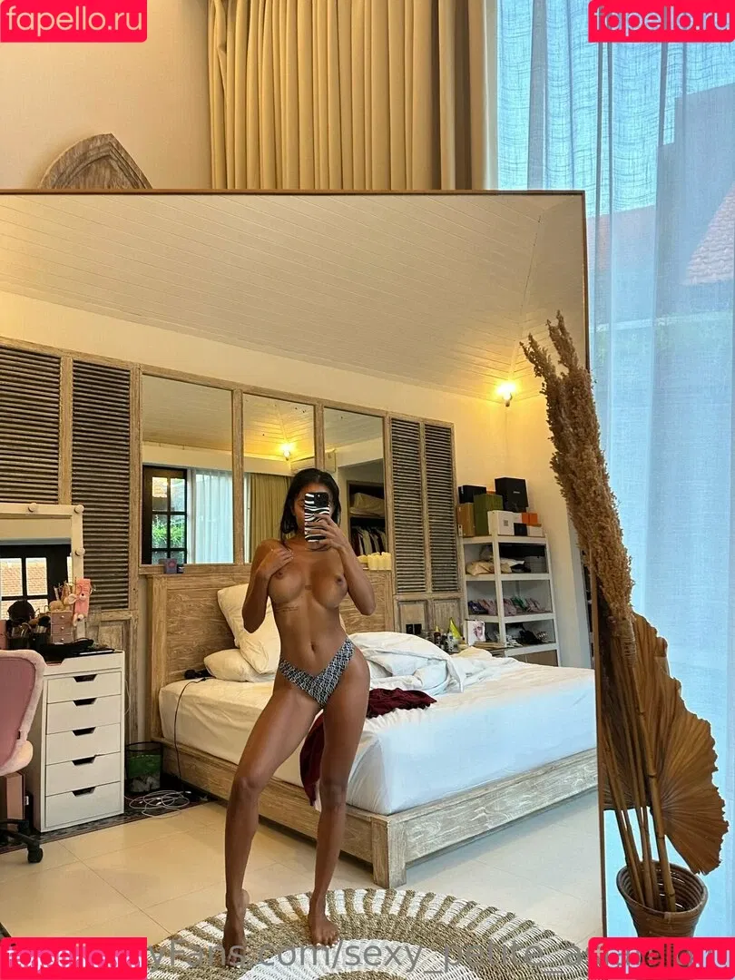 sexy_petite_asian_girl Onlyfans Photo Gallery 