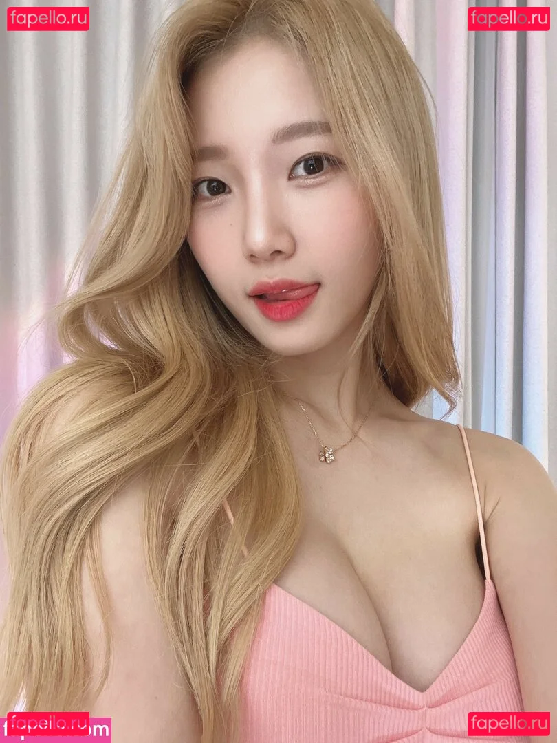 sara44244 Onlyfans Photo Gallery 