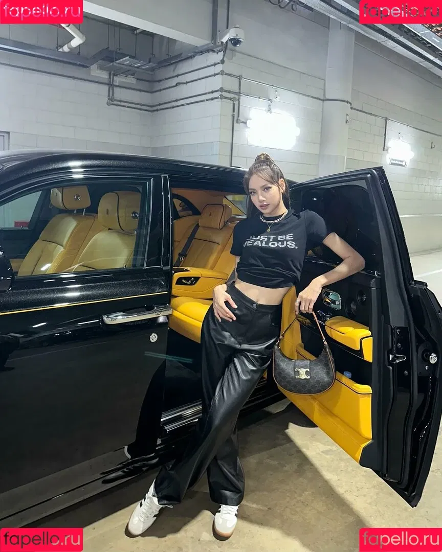 Lisa Onlyfans Photo Gallery 