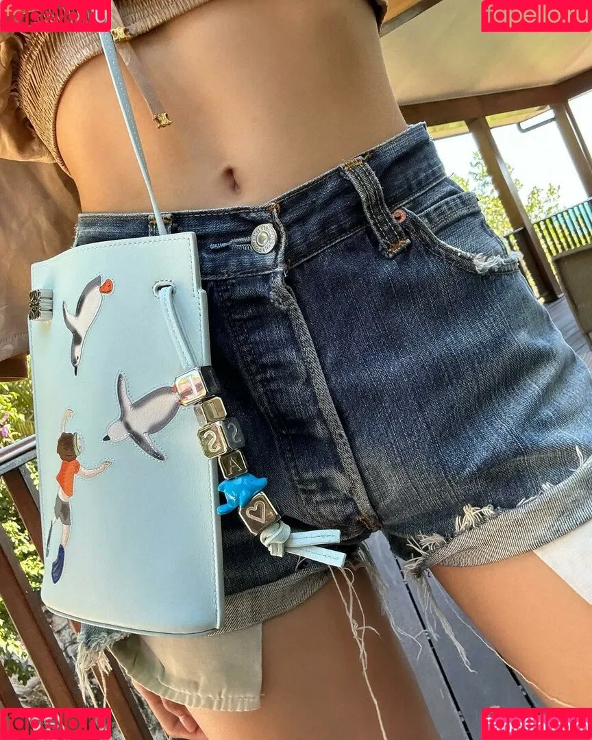 Lisa Onlyfans Photo Gallery 