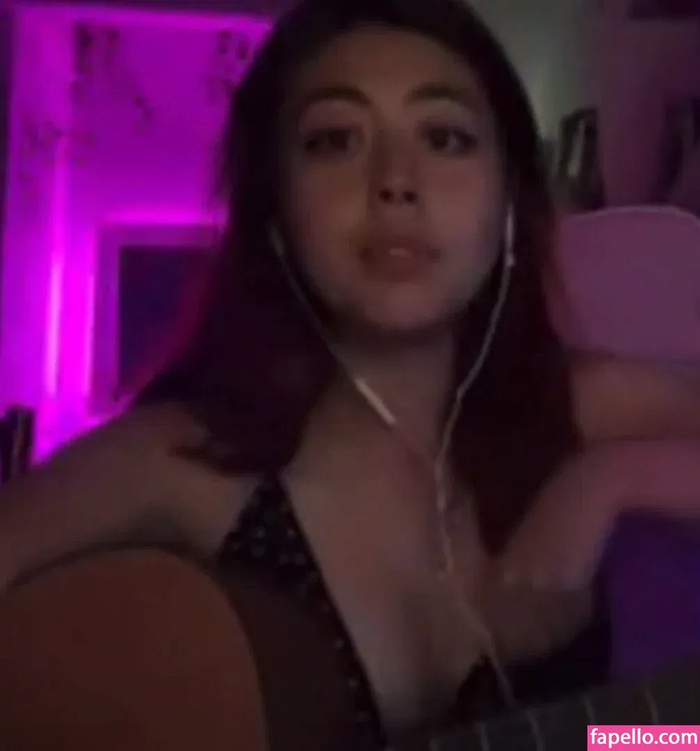 Angelic Lofi ASMR Onlyfans Photo Gallery 