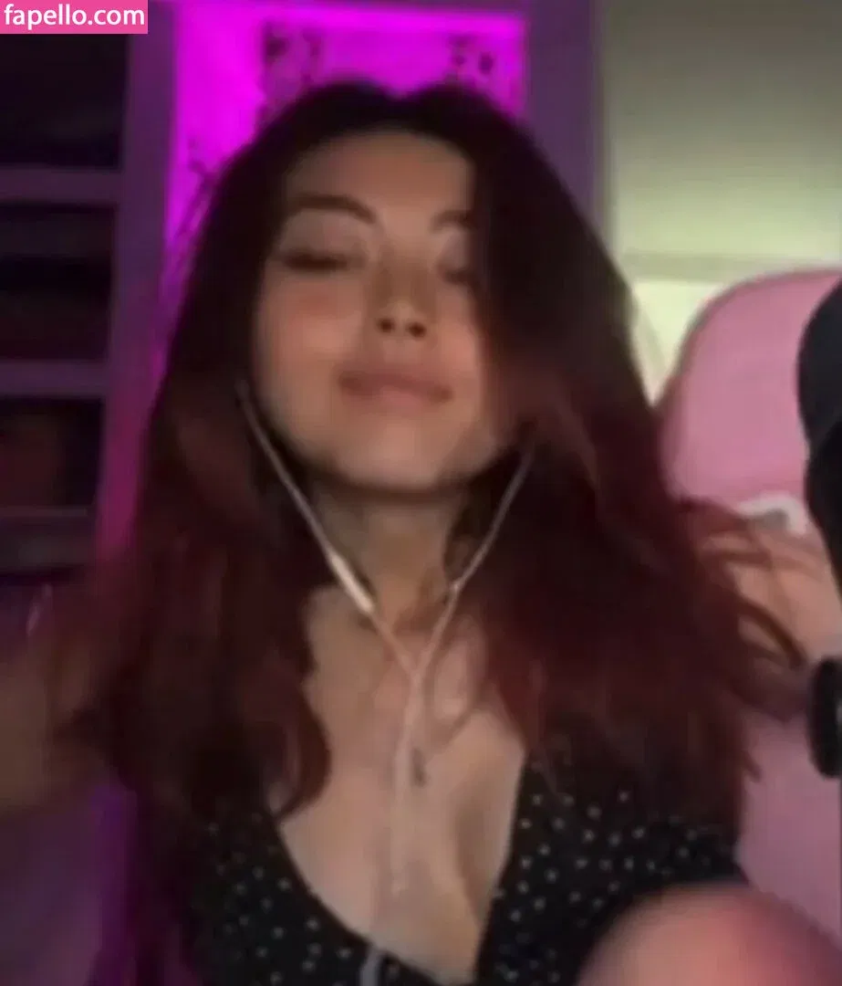 Angelic Lofi ASMR Onlyfans Photo Gallery 