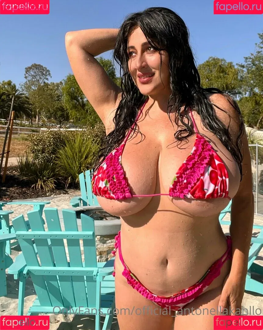 official_antonellakahllo Onlyfans Photo Gallery 