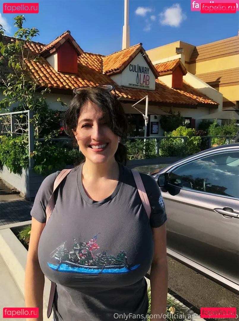 official_antonellakahllo Onlyfans Photo Gallery 