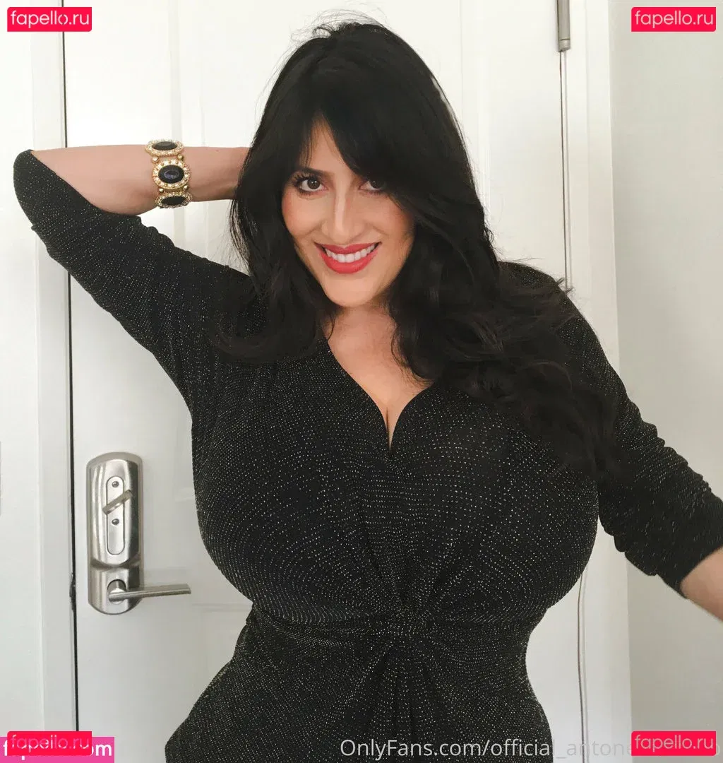 official_antonellakahllo Onlyfans Photo Gallery 