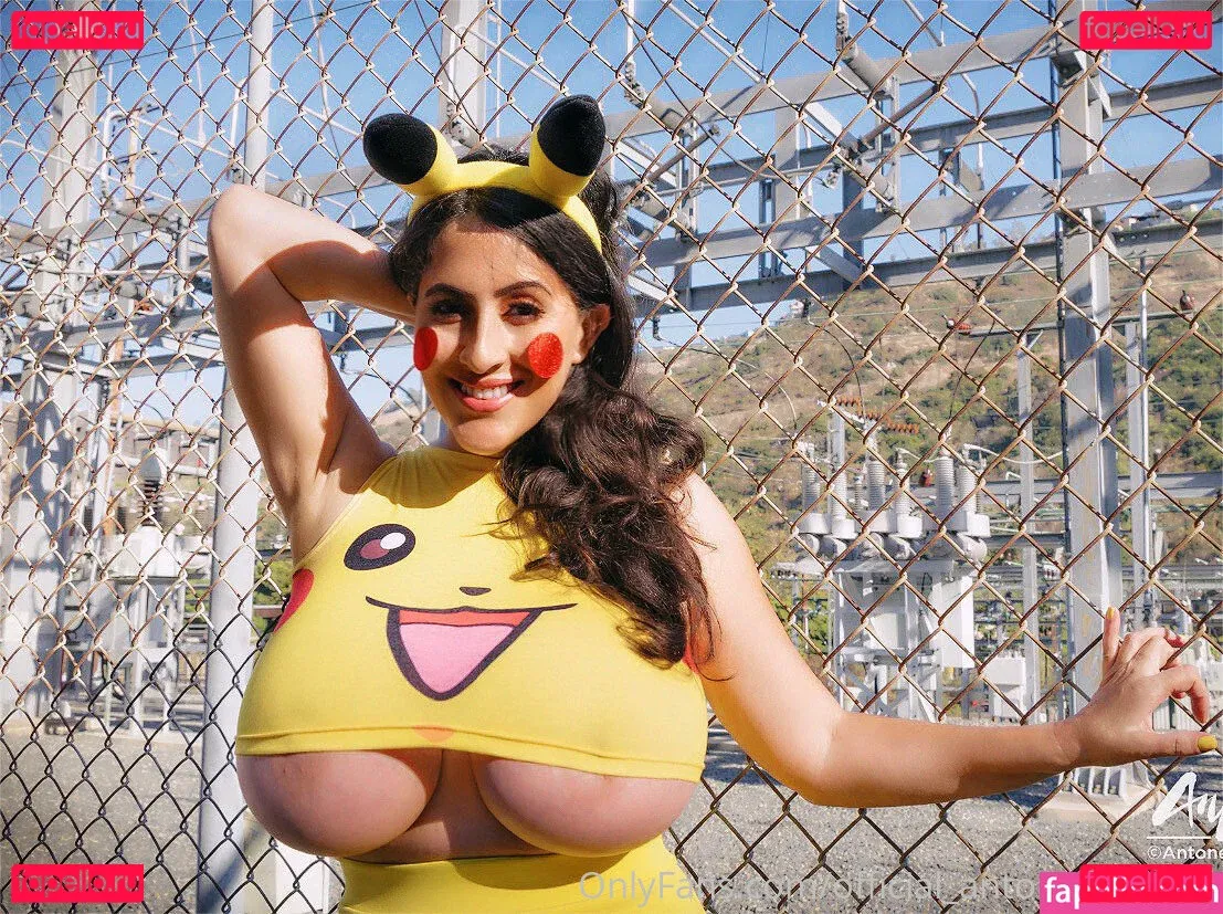 official_antonellakahllo Onlyfans Photo Gallery 