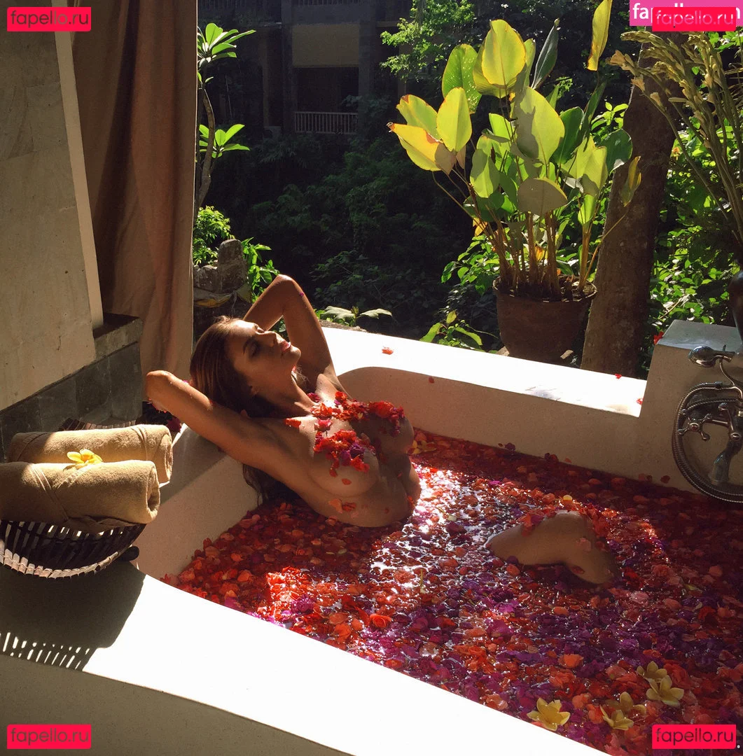 VikiOdintcova Onlyfans Photo Gallery 