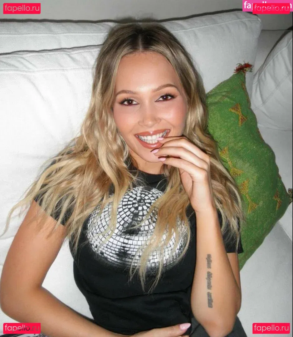 Kelli Berglund Onlyfans Photo Gallery 