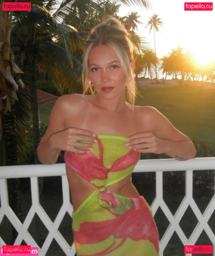 Kelli Berglund Onlyfans Photo Gallery 