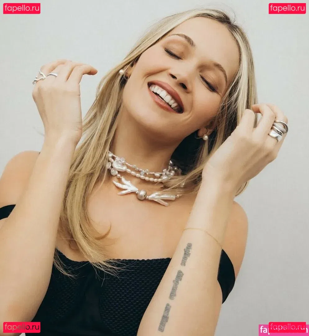 Kelli Berglund Onlyfans Photo Gallery 