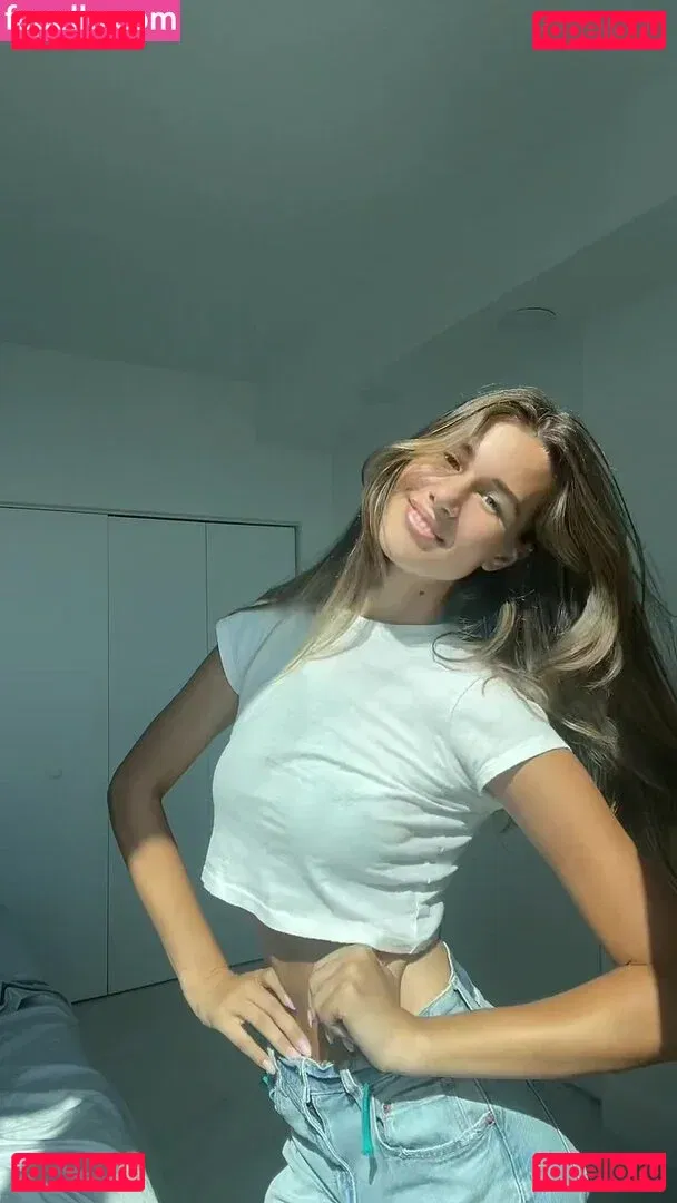 Josephine Clark Onlyfans Photo Gallery 