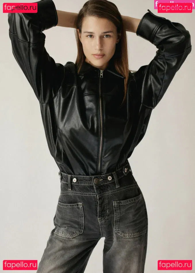 Josephine Clark Onlyfans Photo Gallery 