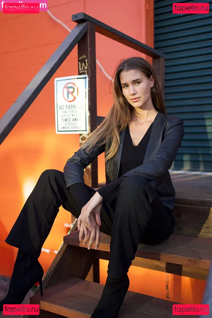 Josephine Clark Onlyfans Photo Gallery 