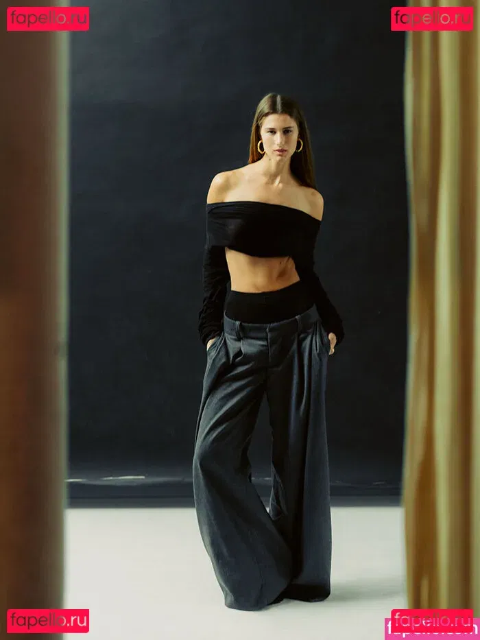 Josephine Clark Onlyfans Photo Gallery 