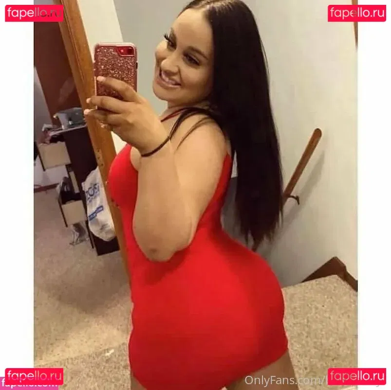 thatbustybaby Onlyfans Photo Gallery 